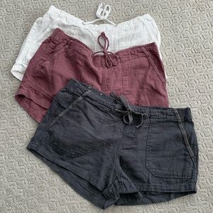 Set of 3 shorts.